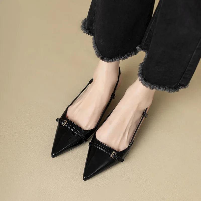 JULIETTE mini heel pump.