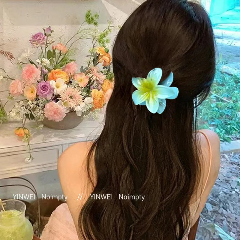 transform your hairstyle into a flower bouquet!
 Add a touch of freshness and elegance to your style with our flower-shaped hair clips. Perfect for an everyday look or a special occasion, these accessories