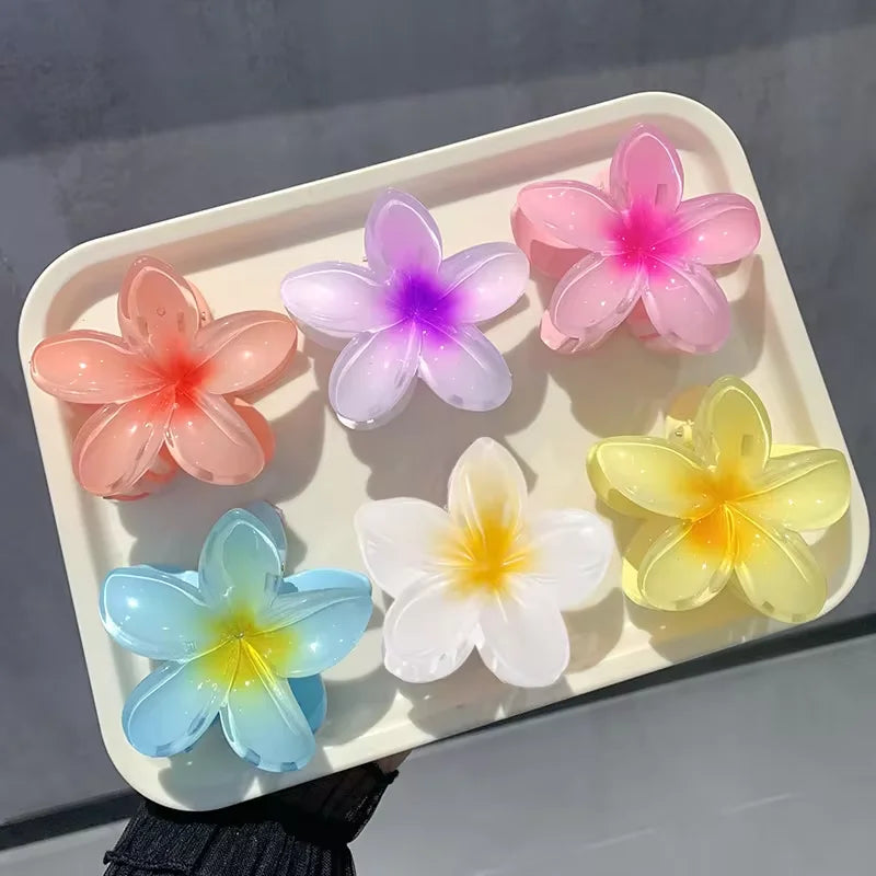 transform your hairstyle into a flower bouquet!
 Add a touch of freshness and elegance to your style with our flower-shaped hair clips. Perfect for an everyday look or a special occasion, these accessories