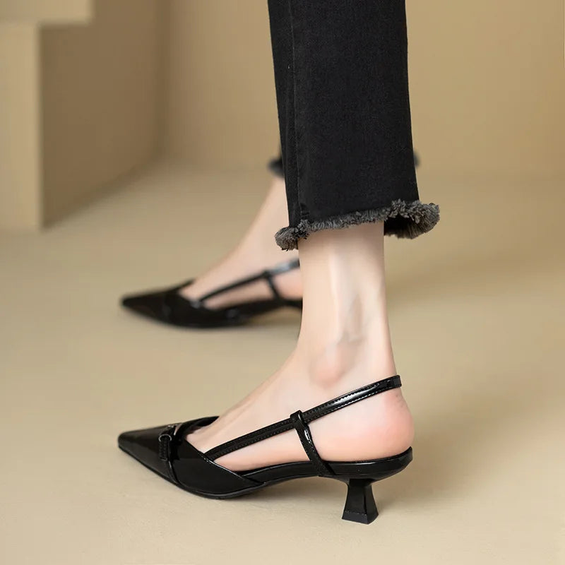 JULIETTE mini heel pump.